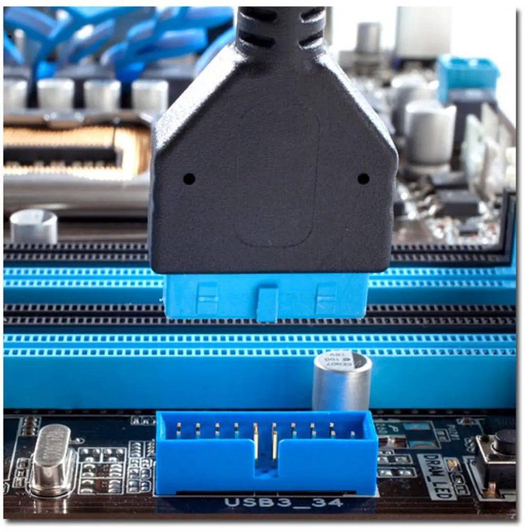 LC Power 7038B Midi Tower - Zwart
