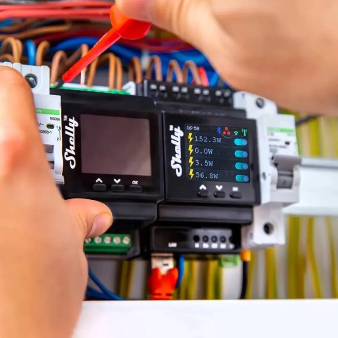 Shelly Pro 4PM DIN-rail Schakelaar - 4x Stroommeting - Zwart