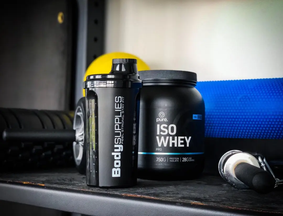 Pure Iso Whey Pro Aardbei 750g Eiwitpoeder