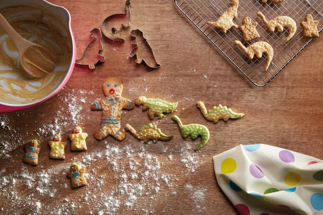KitchenCraft Dinosaurus Uitstekers Set - 4 Stuks - Zilvergrijs - afbeelding 6 van 6