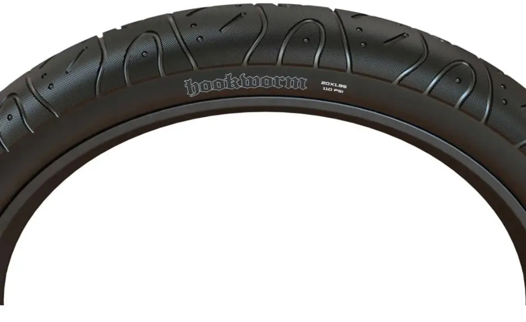 Maxxis Hookworm V 60 TPI 26x2.50 Urbanband - Zwart