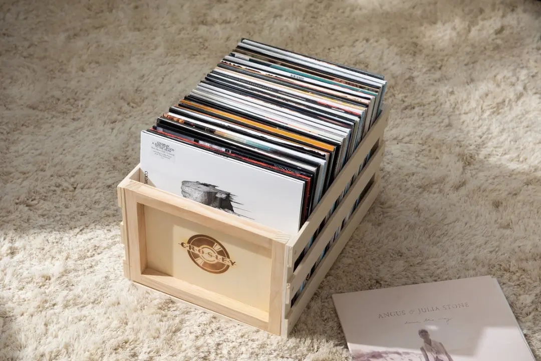 Crosley AC1004A-NA LP Opslag Krat - Gebrand Logo - Bruin