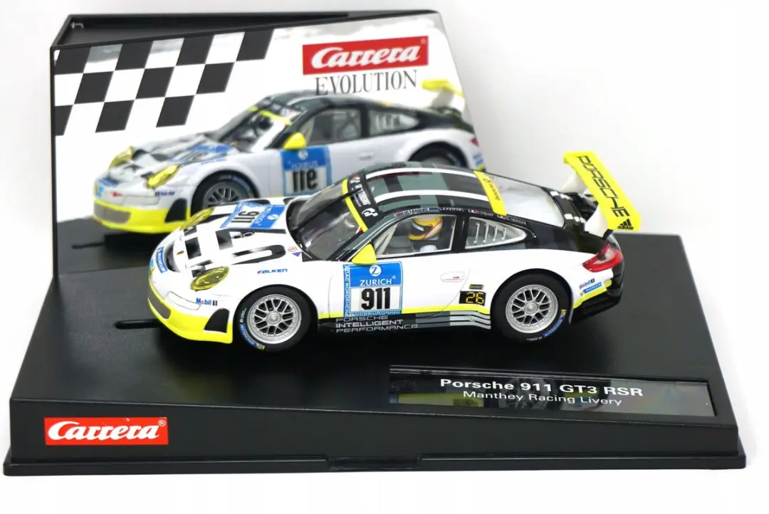Carrera Evolutie Porsche 911 GT3 RSR Manthey Racing 1:32