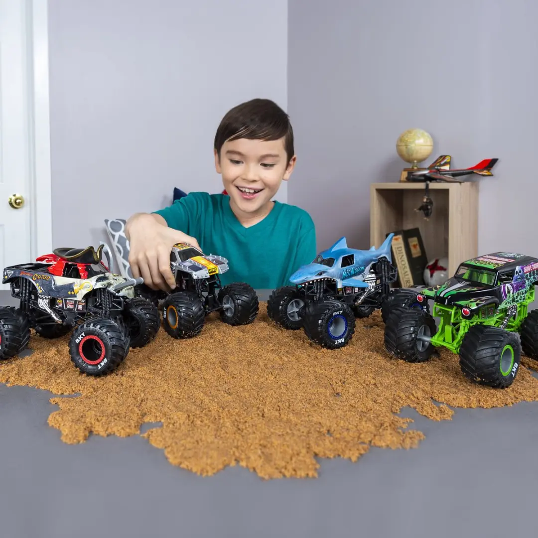 Spin Master Batman Monster Jam 1:24 Metalen Verzamelvoertuig - Zwart