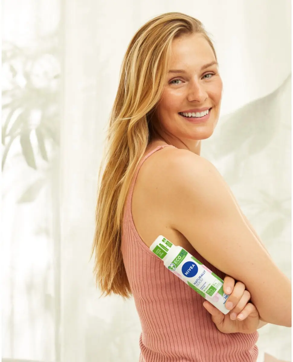 NIVEA Deodorant Spray Naturally Good Green Tea 125ml - 3 Stuks