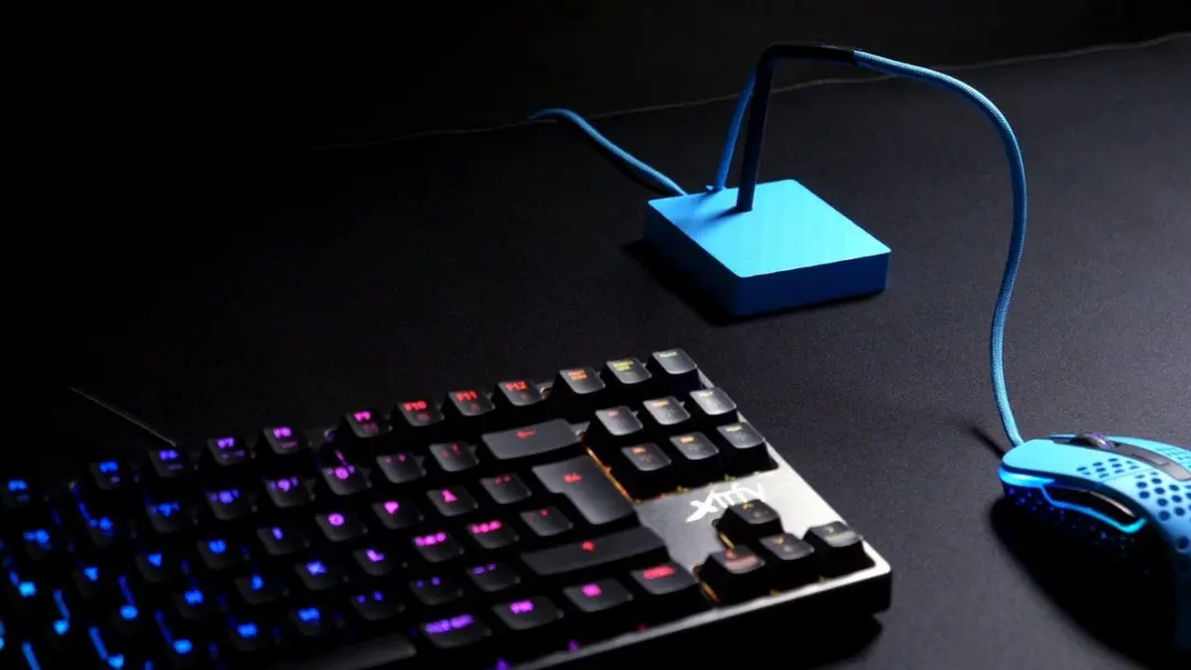 Cherry Xtrfy B4 Muis Bungee - Blauw