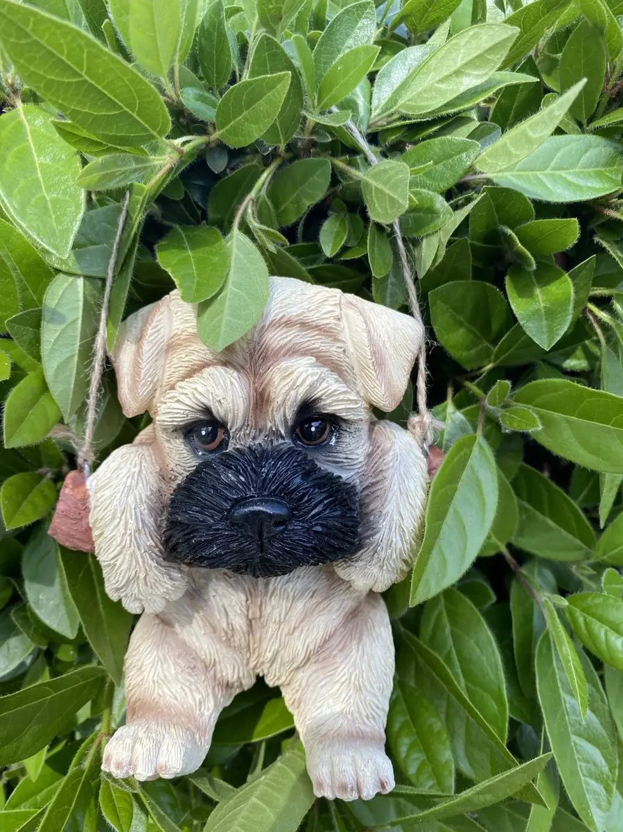 Impuls Polyresin Hangend Tuindier Hond