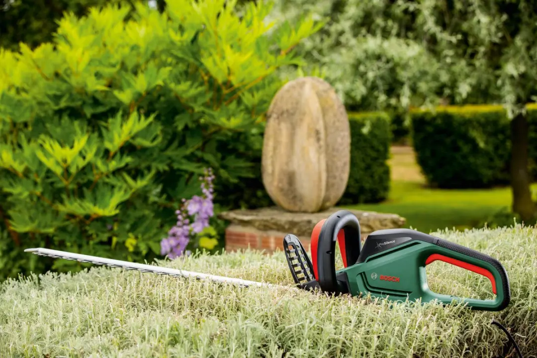 Bosch UniversalHedgeCut 60 Heggenschaar - 60 cm