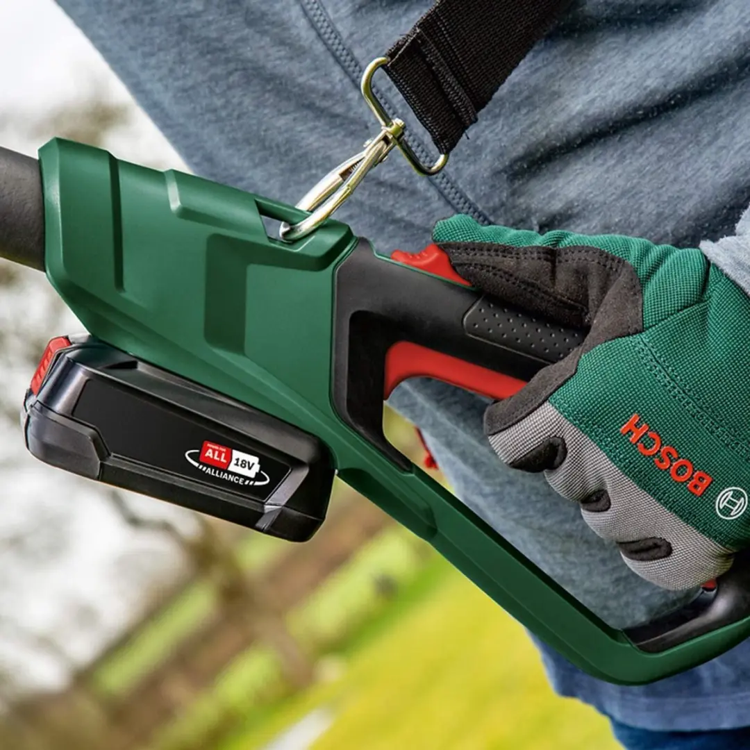 Bosch UniversalChainPole 18V Kettingzaag 20cm - met accu & lader