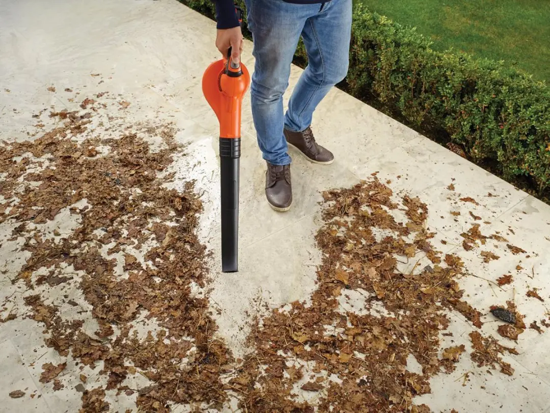 BLACK+DECKER GWC1820PC-QW 18V Bladblazer Accu - 2000mAh 3000W - afbeelding 6 van 6
