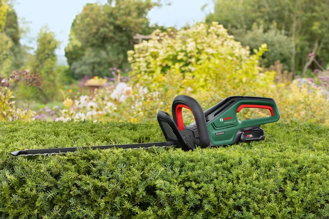 Bosch UniversalHedgeCut 18-55 Heggenschaar
