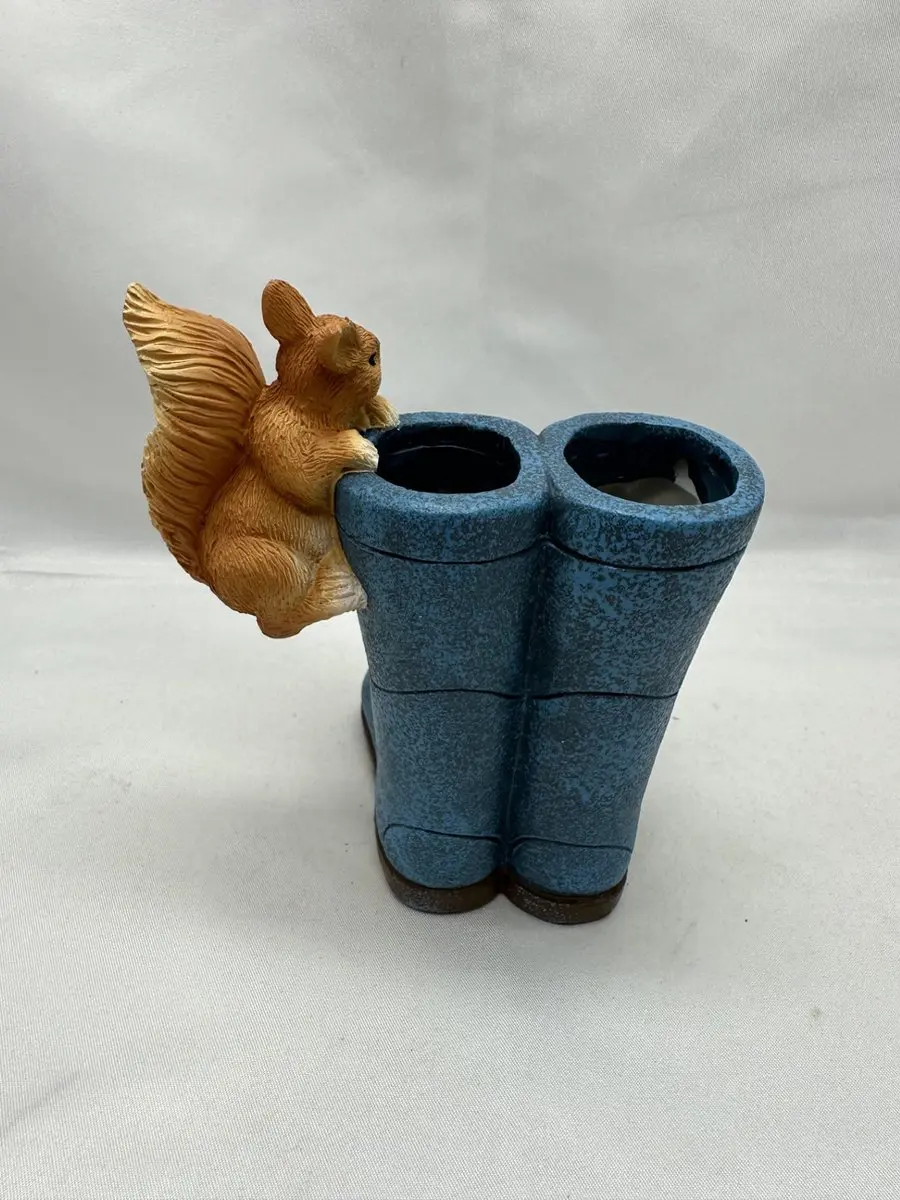 Impuls Eekhoorn op Blauwe Laarzen Tuindecoratie - 11x10x8cm
