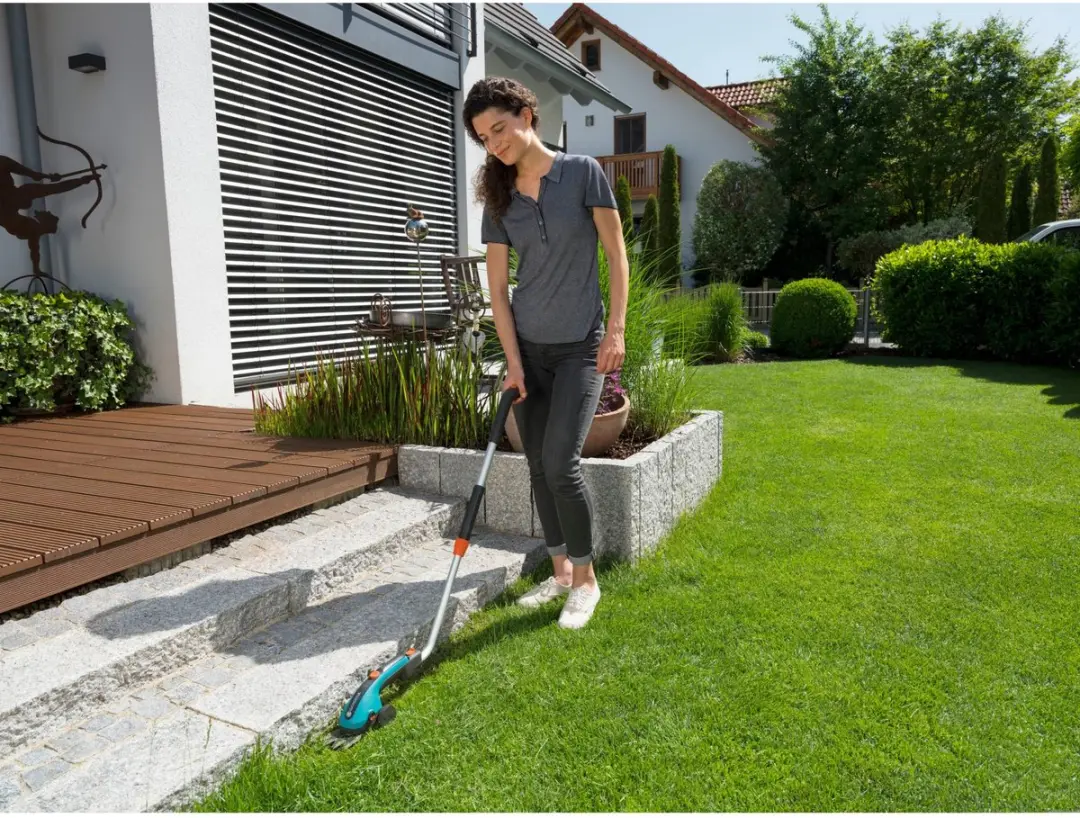Gardena Telescoopsteel 9859-20 met wielen - Voor accu grasschaar