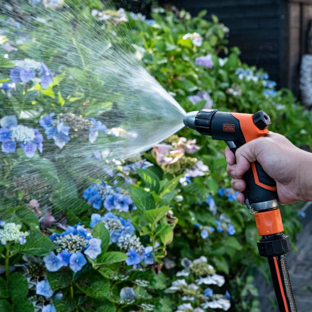 BLACK+DECKER Sproeikop voor Tuinslang - 4 standen - Zwart/Oranje