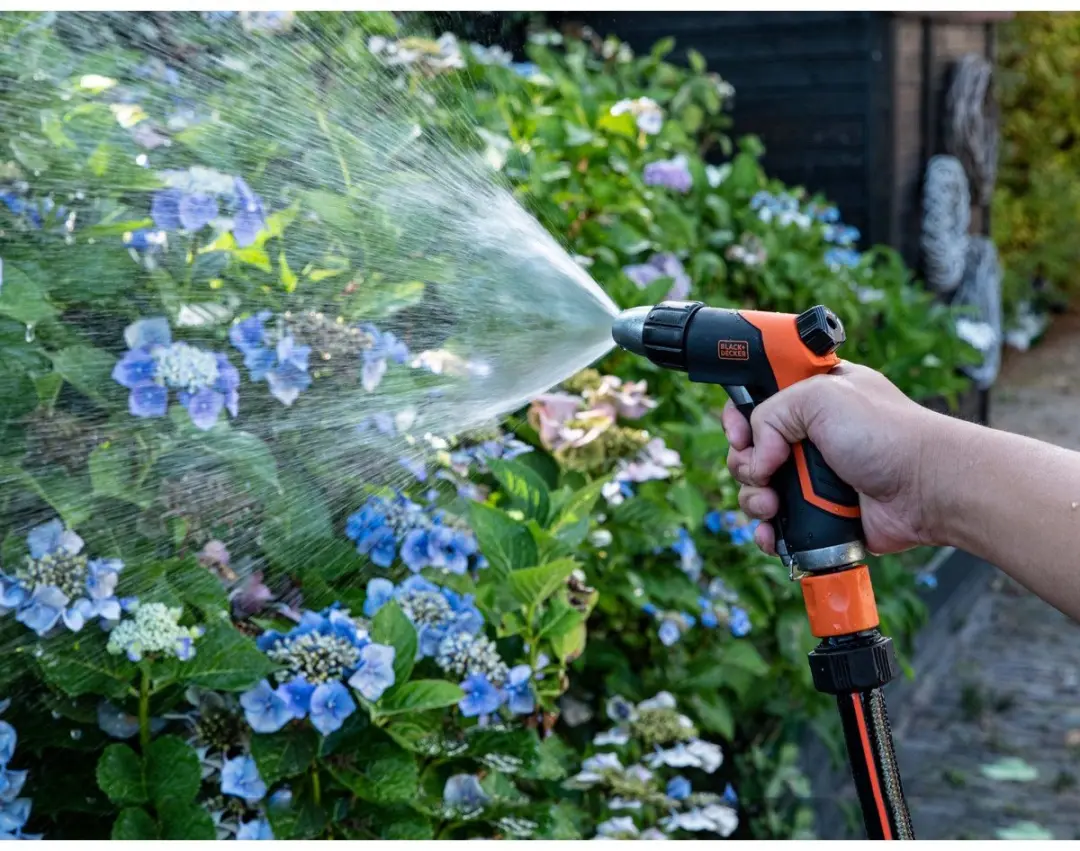 BLACK+DECKER Sproeikop voor Tuinslang - 4 standen - Zwart/Oranje
