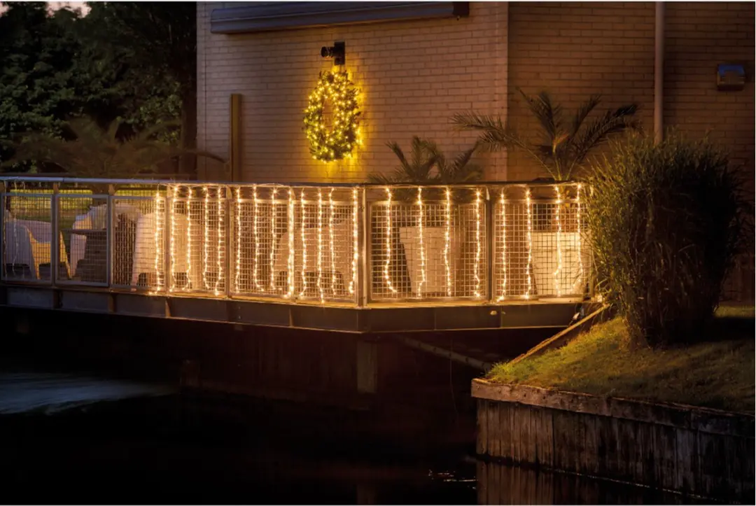 Lumineo LED Gordijnverlichting Balkon 200x100cm - Warm Wit - Zwart