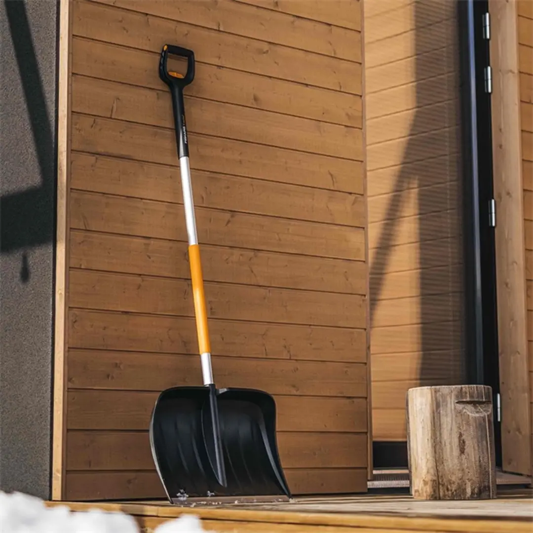 Fiskars X-Serie Telescopische Sneeuwruimer 1057189 - afbeelding 2 van 6