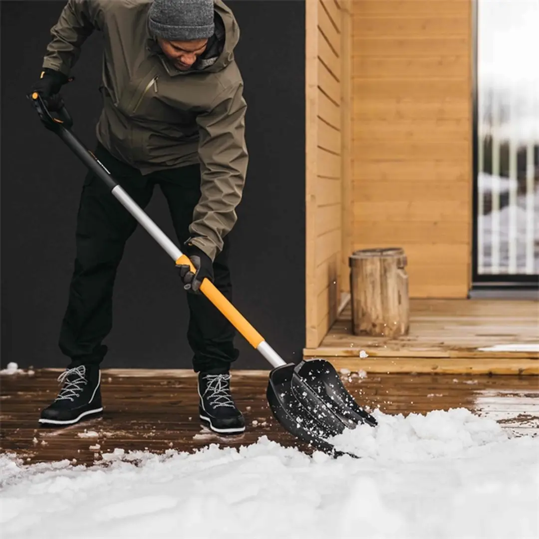 Fiskars X-Serie Telescopische Sneeuwruimer 1057189 - afbeelding 4 van 6