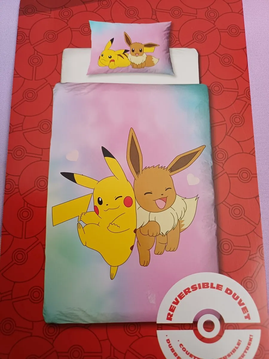 Tomy Pokémon Pikachu & Eevee Dekbedovertrek 140x200cm