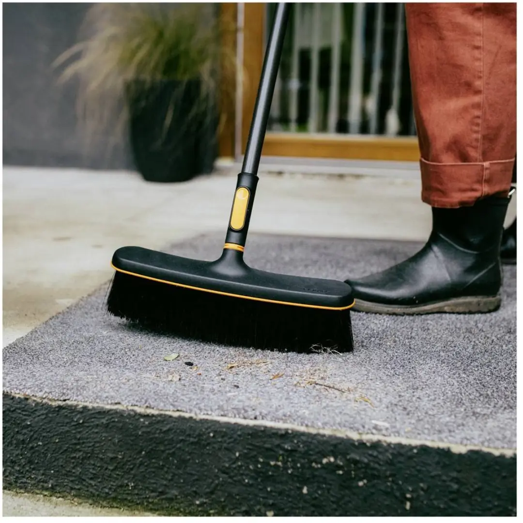 Fiskars OneClick Bezem - Terras - Kleurloos