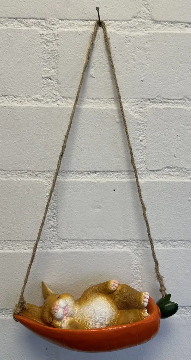 Impuls Hangend Slapend Konijn Polyresin