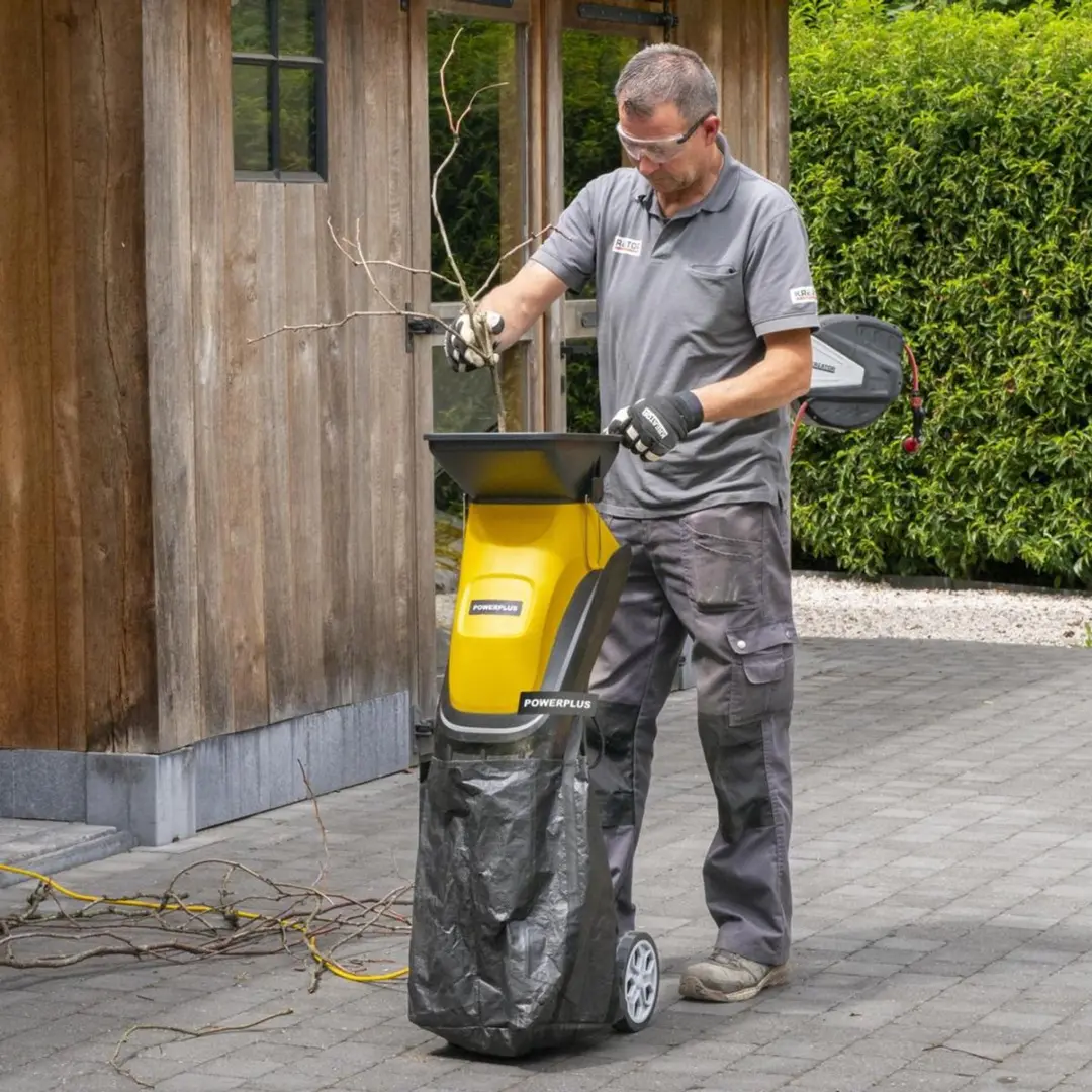 Powerplus POWEG6421 Elektrische Hakselaar 2500W - 44mm - 45L