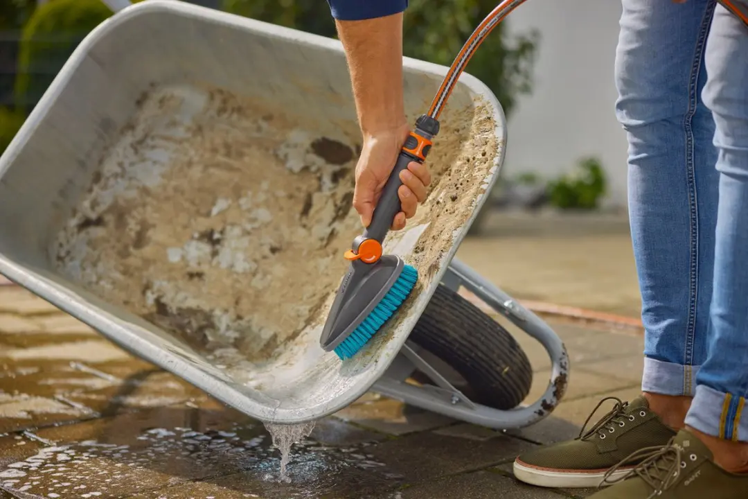 Gardena Cleansystem Handborstel M Hard - Slangaansluiting