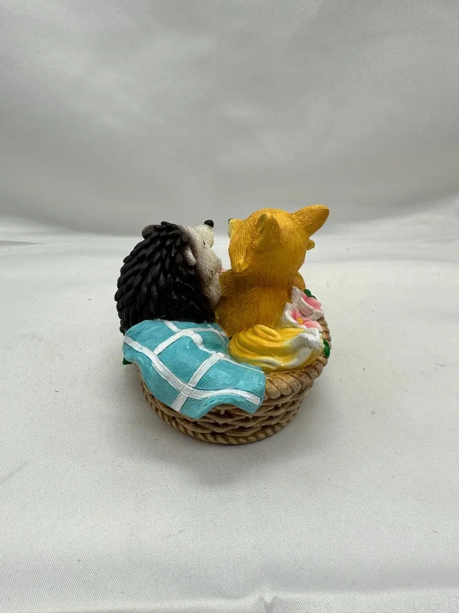 Impuls Dieren in Mand Decoratief Beeld - Vos & Egel - Meerkleurig