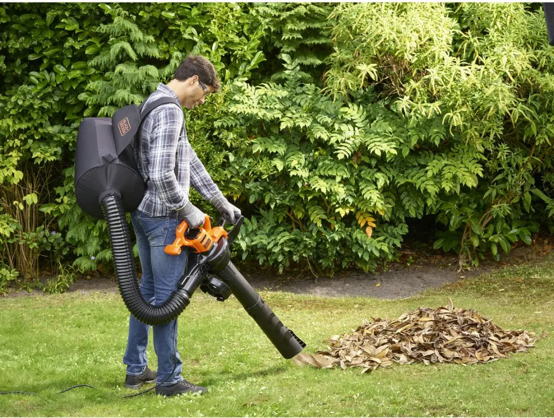 BLACK+DECKER Bladzuiger 230V - 55L Rugzak