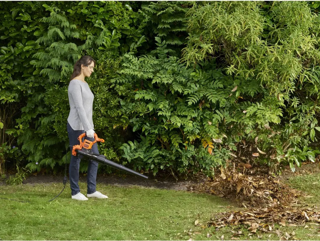 BLACK+DECKER Bladzuiger 230V - 55L Rugzak
