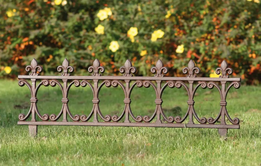 Esschert Design Breed Perkhekje Gietijzer - Franse Lelie