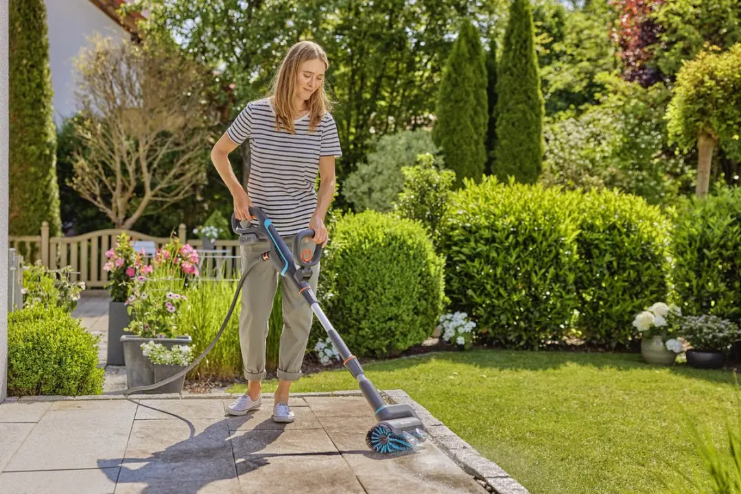Gardena AquaBrush Universal Set 18V Terrasreiniger