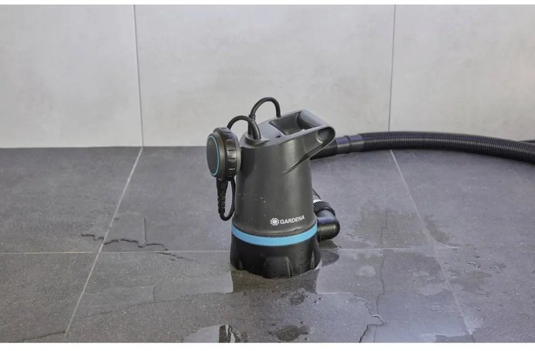 Gardena Dompelpomp 20000 BASIC 20.000 l/h - 550W - afbeelding 6 van 6