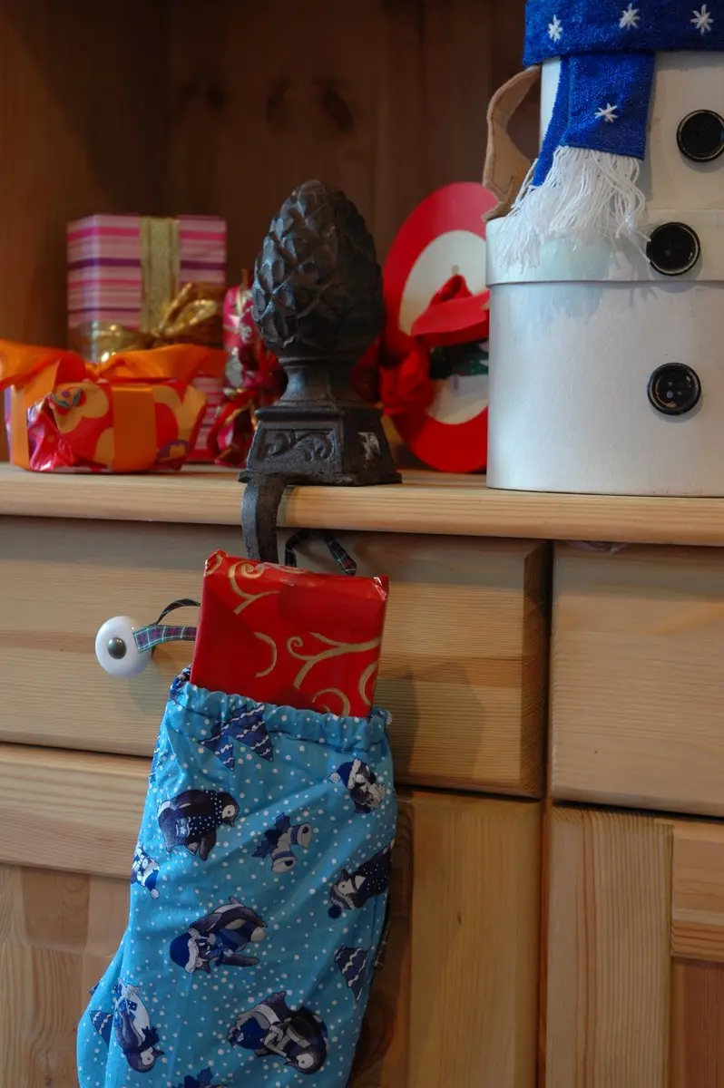 Esschert Design Dennenappel Stocking Hanger - Gietijzer 6,4x21,9cm