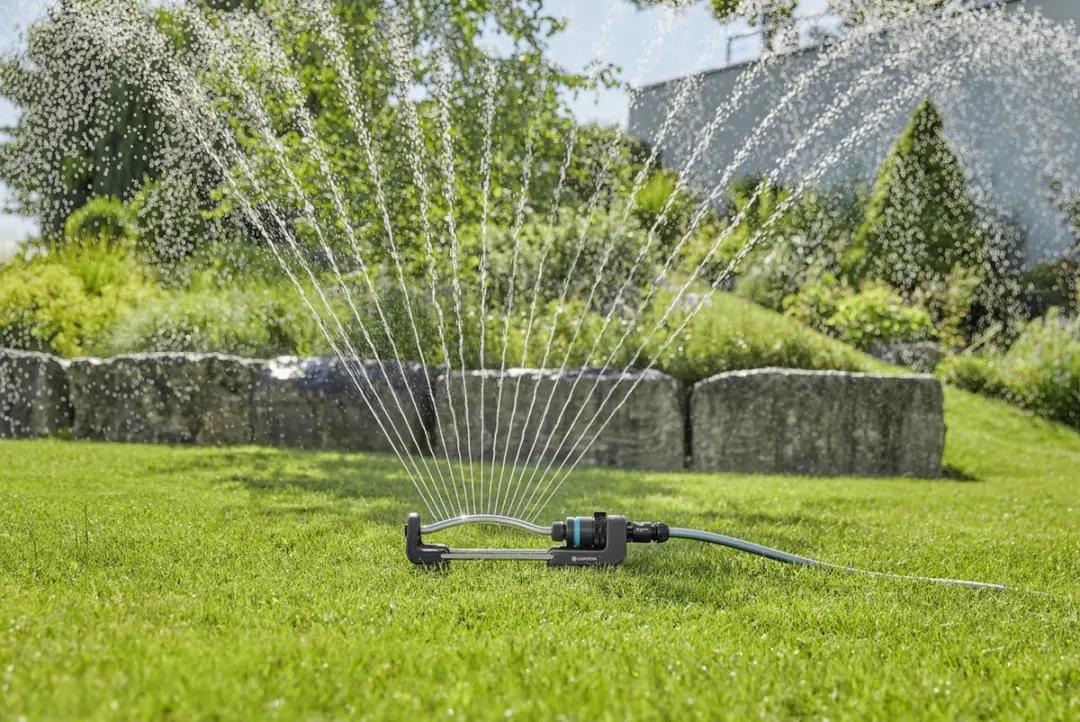 Gardena EcoLine Tuinberegening Set - Zwenksproeier + 20m Slang