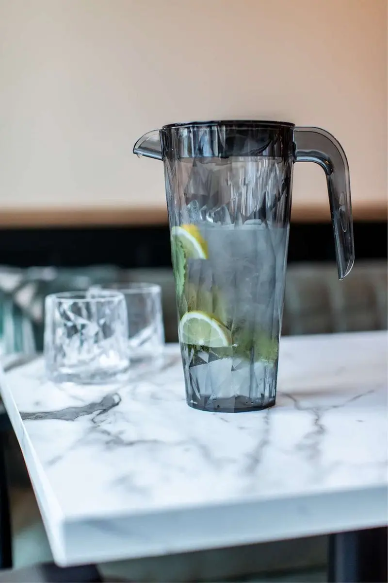 Koziol Club Pitcher Schenkkan 1,5L