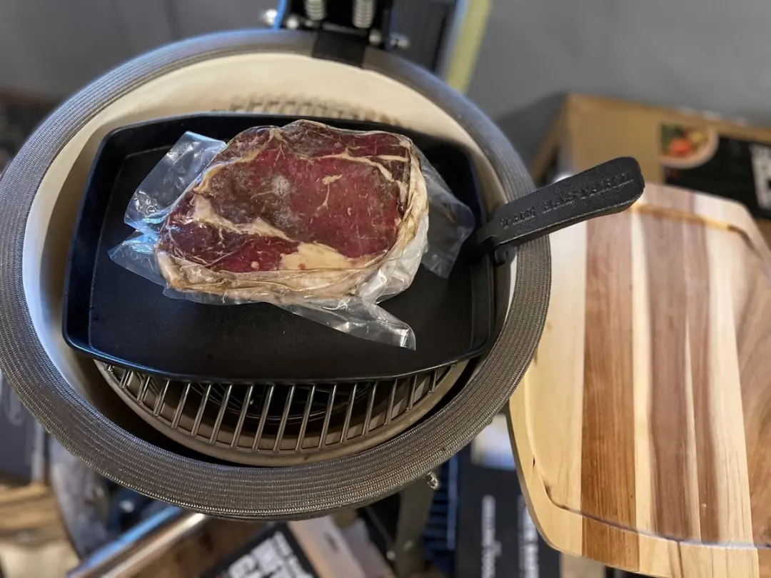 The Bastard Sizzling Plate & Holder 24x32cm - Zwart