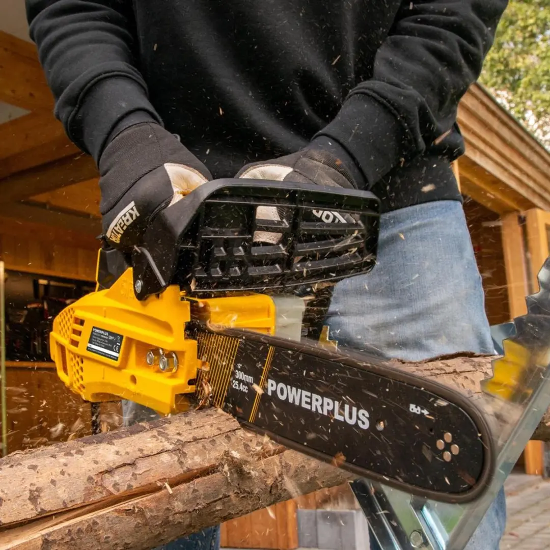 Powerplus POWEG10241 Benzine Kettingzaag 25,4cc - 30cm Zaagblad - afbeelding 4 van 6