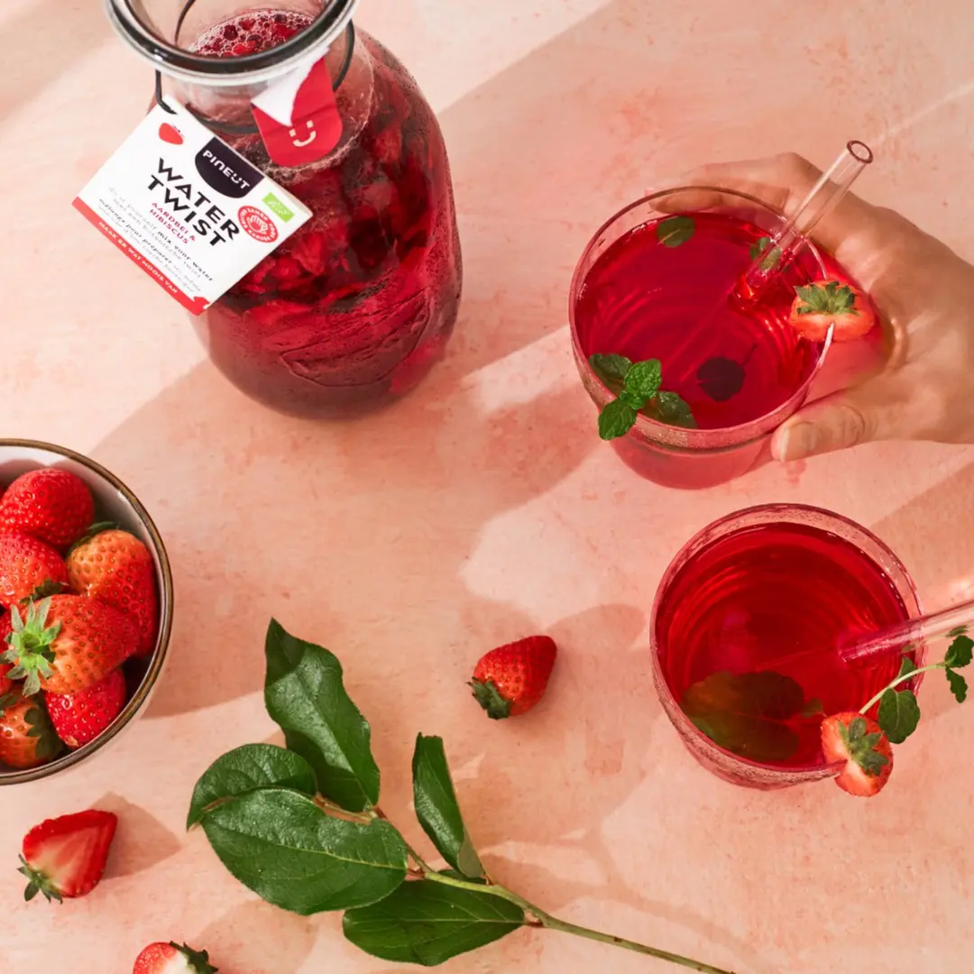 Pineut Watertwist Tafelwaterkaraf 1L - Aardbei & Hibiscus - Glas