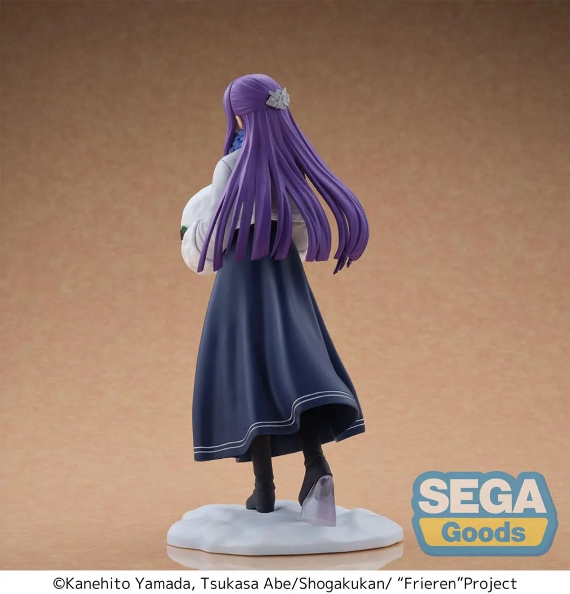 Sega Frieren: Beyond Journey's End XStellar PVC Statue Fern Snow Fun Ver. 19cm - Multicolor