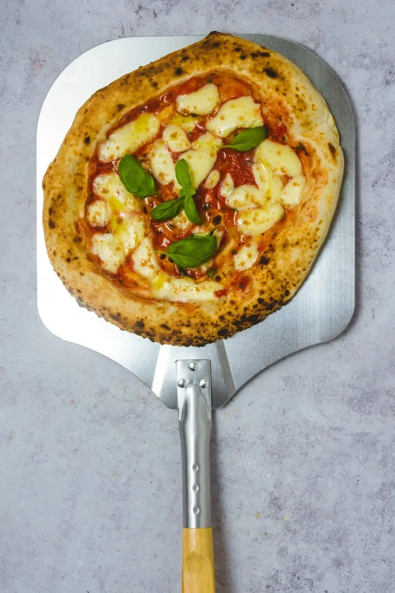 KitchenCraft Italian Traditionele Pizzaschep 63x30,5cm - Zilverkleurig