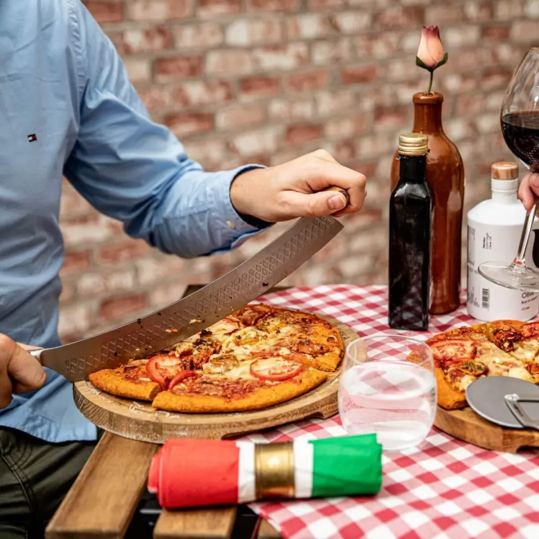 Boska Pizzaplank Friends M - Eikenhout Ø 29cm