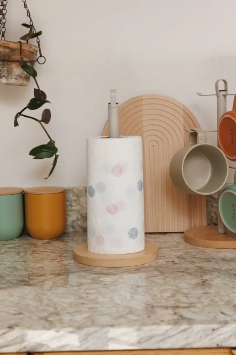 KitchenCraft Idilica Metalen Keukenrolhouder - Beukenhouten Onderstel