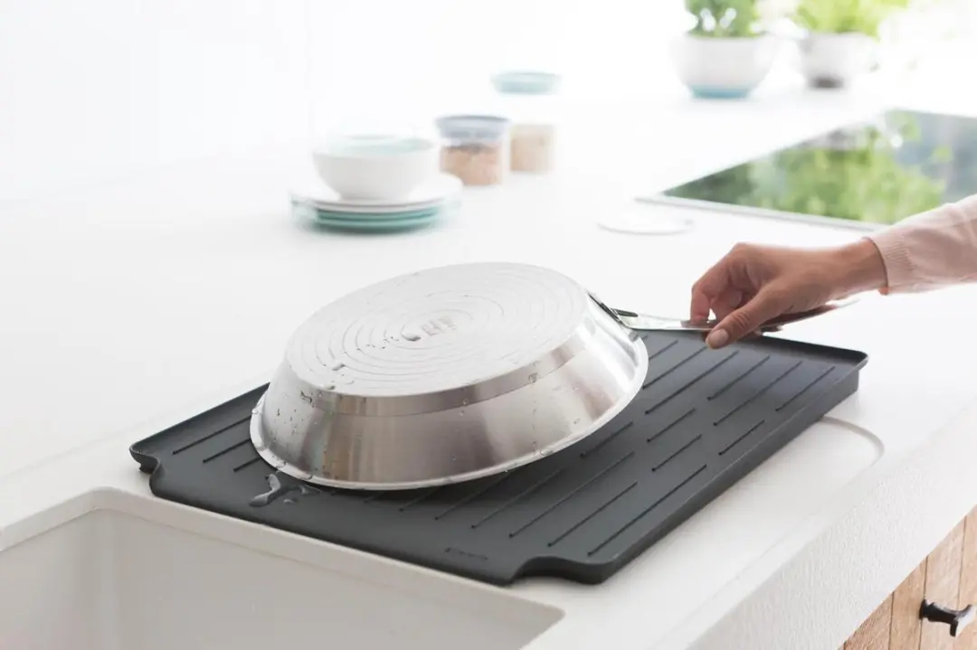 Brabantia SinkSide Afdruiprek 117404 - Lekbak & Bestekhouder - Donkergrijs - afbeelding 5 van 6