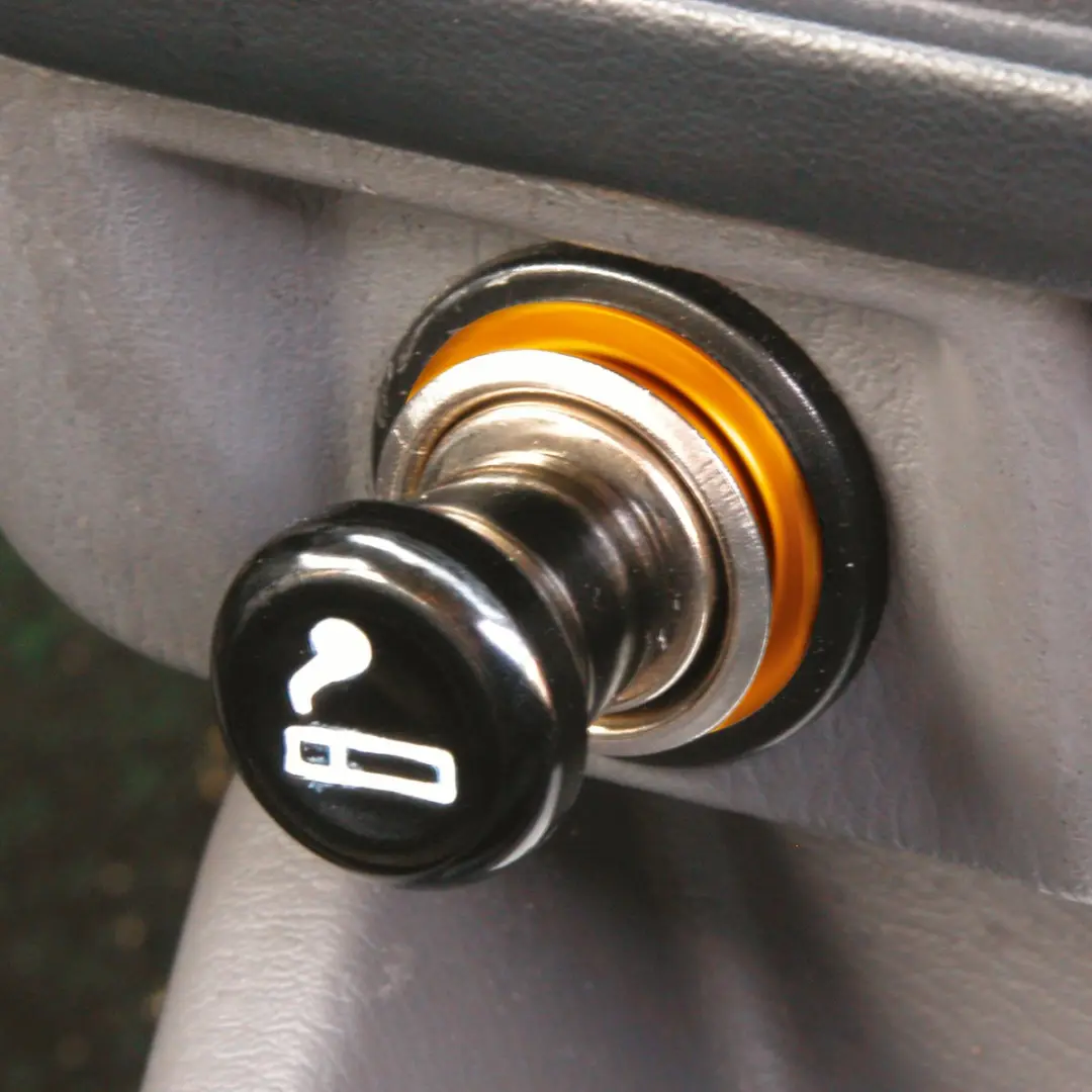 Carpoint Sigarettenaansteker 12V - Zwart