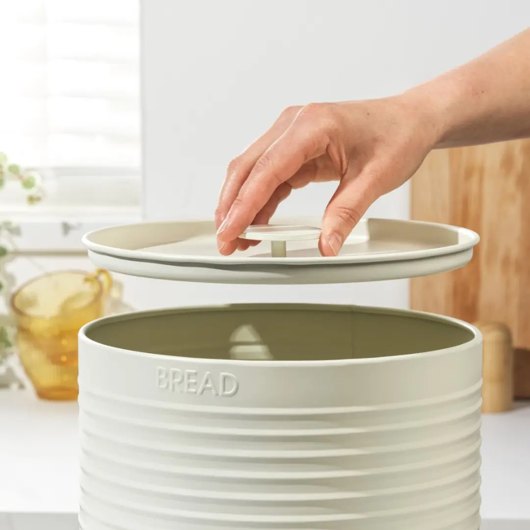 Russell Hobbs Geribbelde Broodtrommel - Crème
