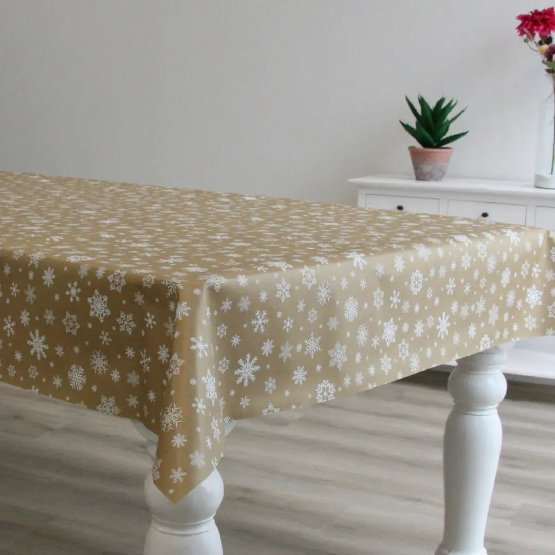 Bellatio Design Kerst Tafelzeil Goud 140x180cm - Sneeuwvlokken