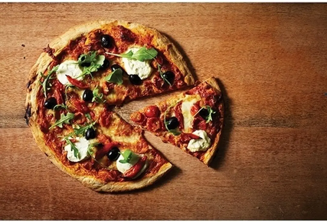 MasterClass Geperforeerde Pizza Tray 32cm - Koolstofstaal - Zwart - afbeelding 6 van 6