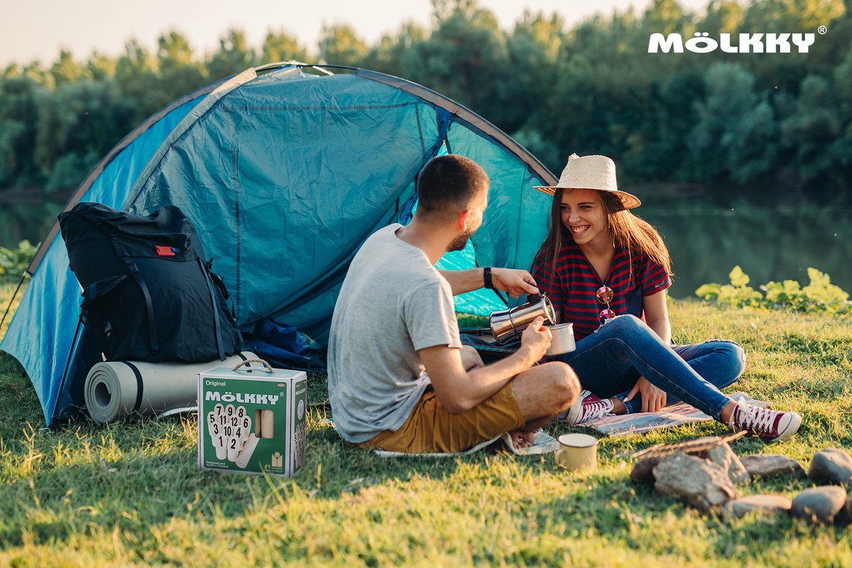 Tactic Mölkky Go – Vang- en Werpspel - Origineel Fins Houten Werpspel In Handige Draagbare Doos – Duurzaam Berkenhout – Met Gratis Score-App