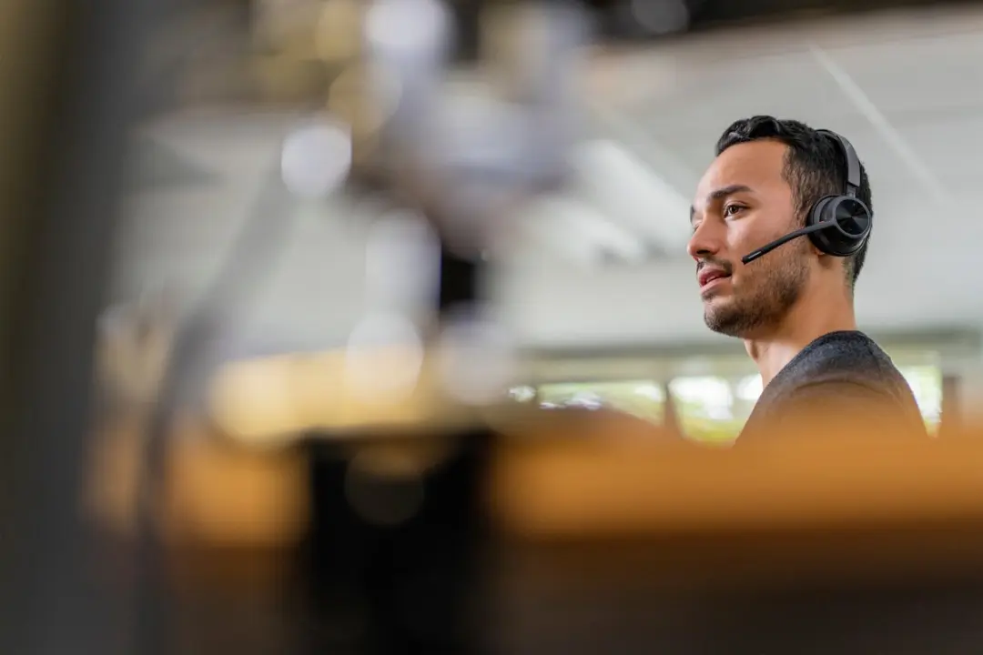 HP Poly Voyager 4320 Headset - Zwart - 76U49AA